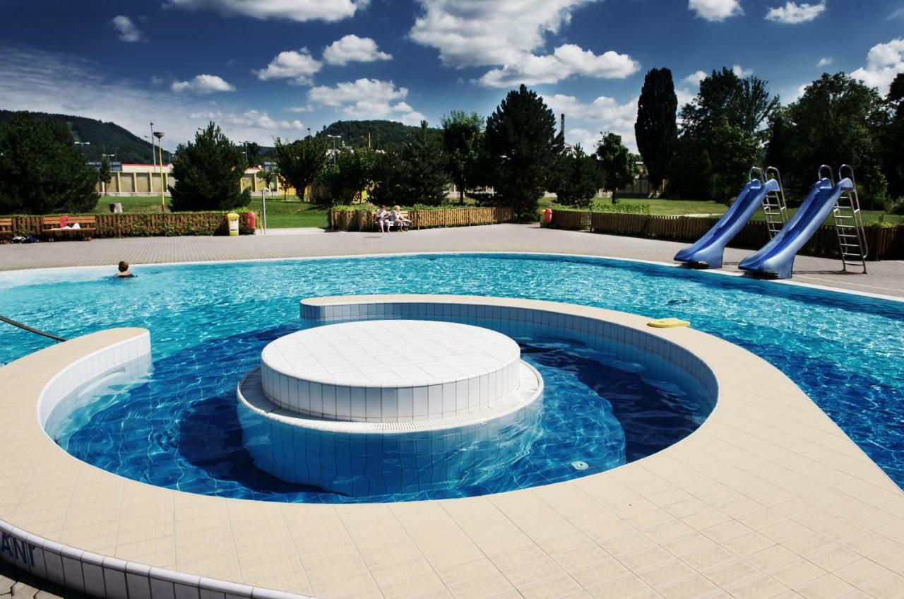 Aqua Hotel Дечин Экстерьер фото